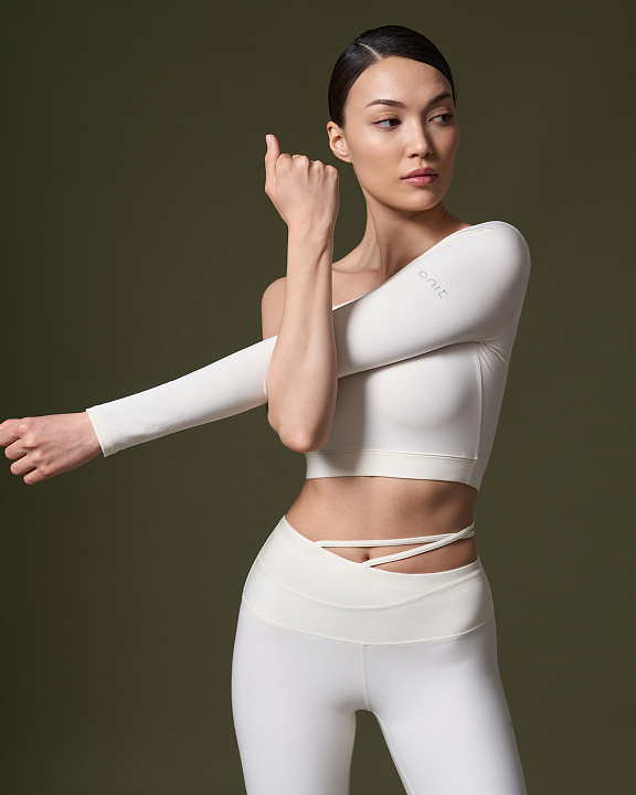 Топ спортивный с длинным рукавом "Hint"